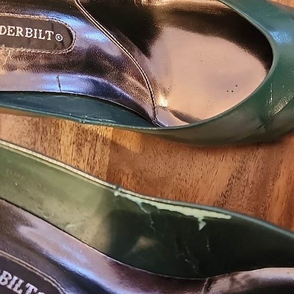 Gloria Vanderbilt Green Heels - Picture 4 of 10